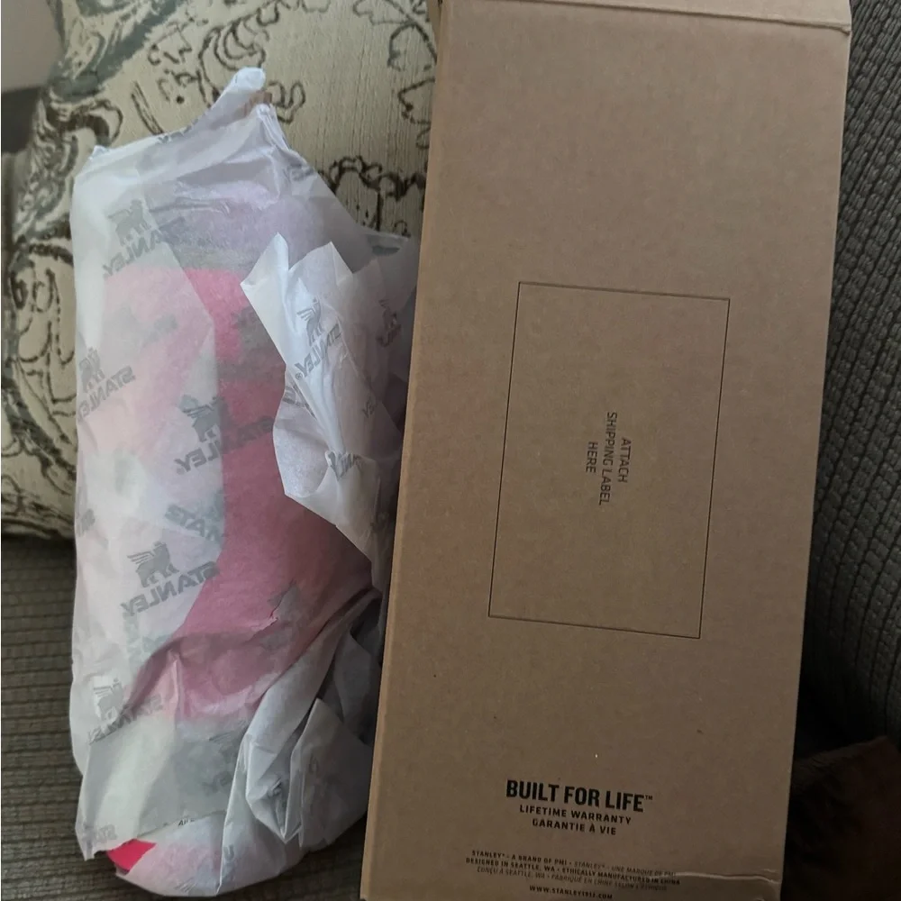 Pink Parade, Limited Edition Stanley - Picture 2 of 4